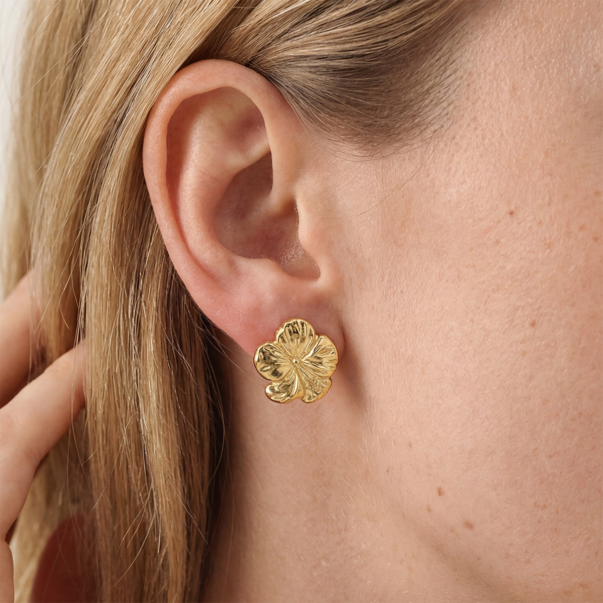 Hibiscus Studs, Gold
