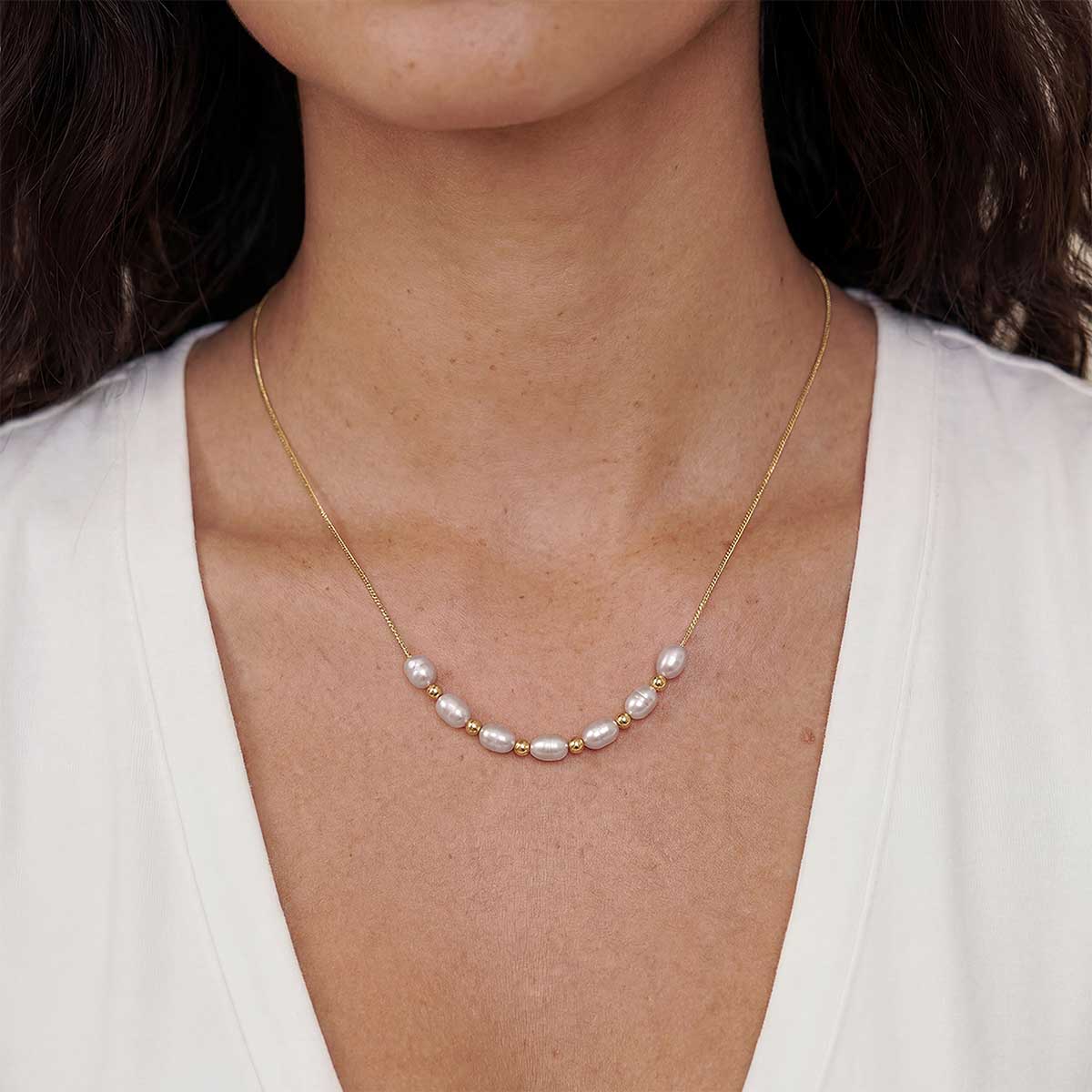 Ehiku White Pearl Necklace, Gold