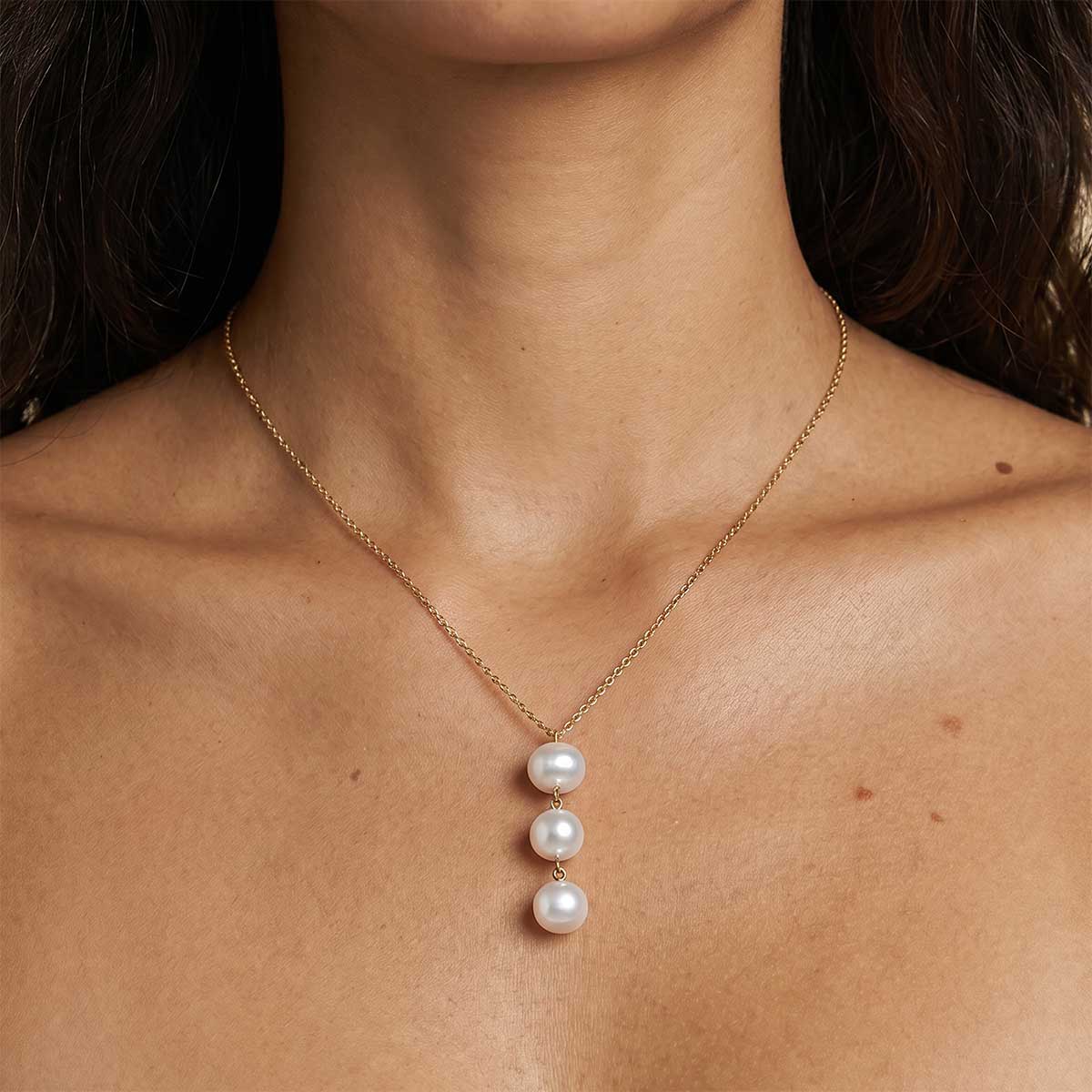 Leia White Pearl Necklace, Gold