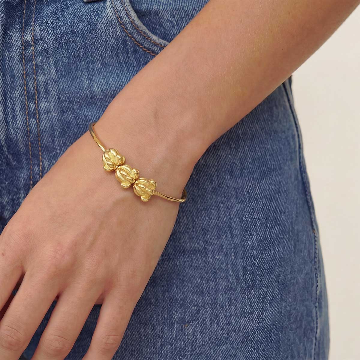 Crown Flower Bead Bangle