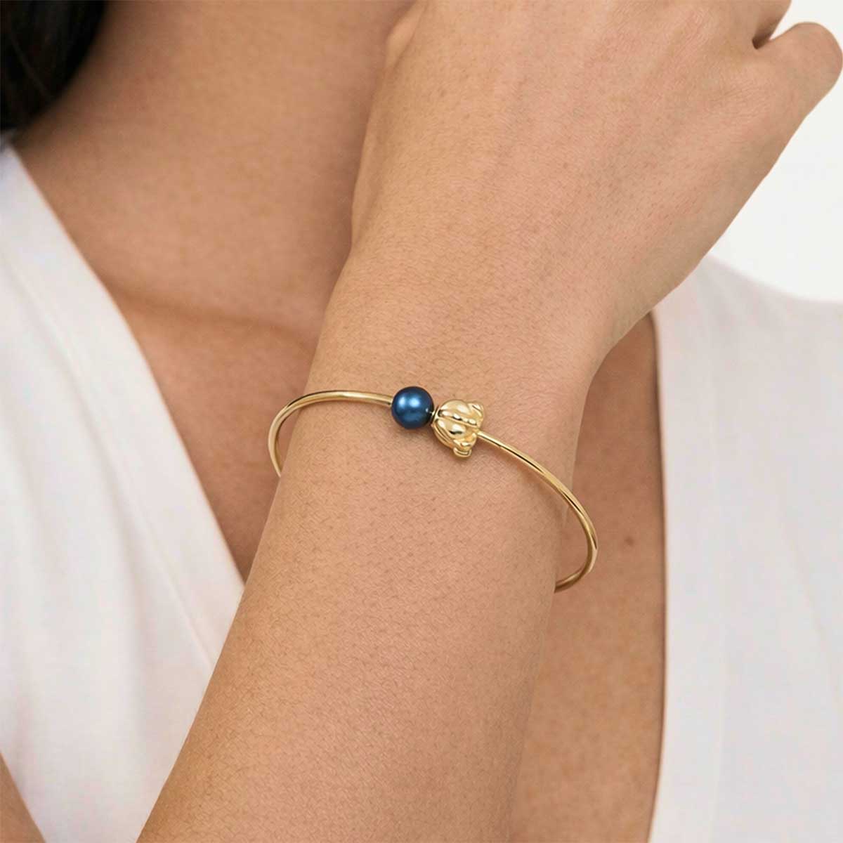 Crown Flower and Pearl Bangle