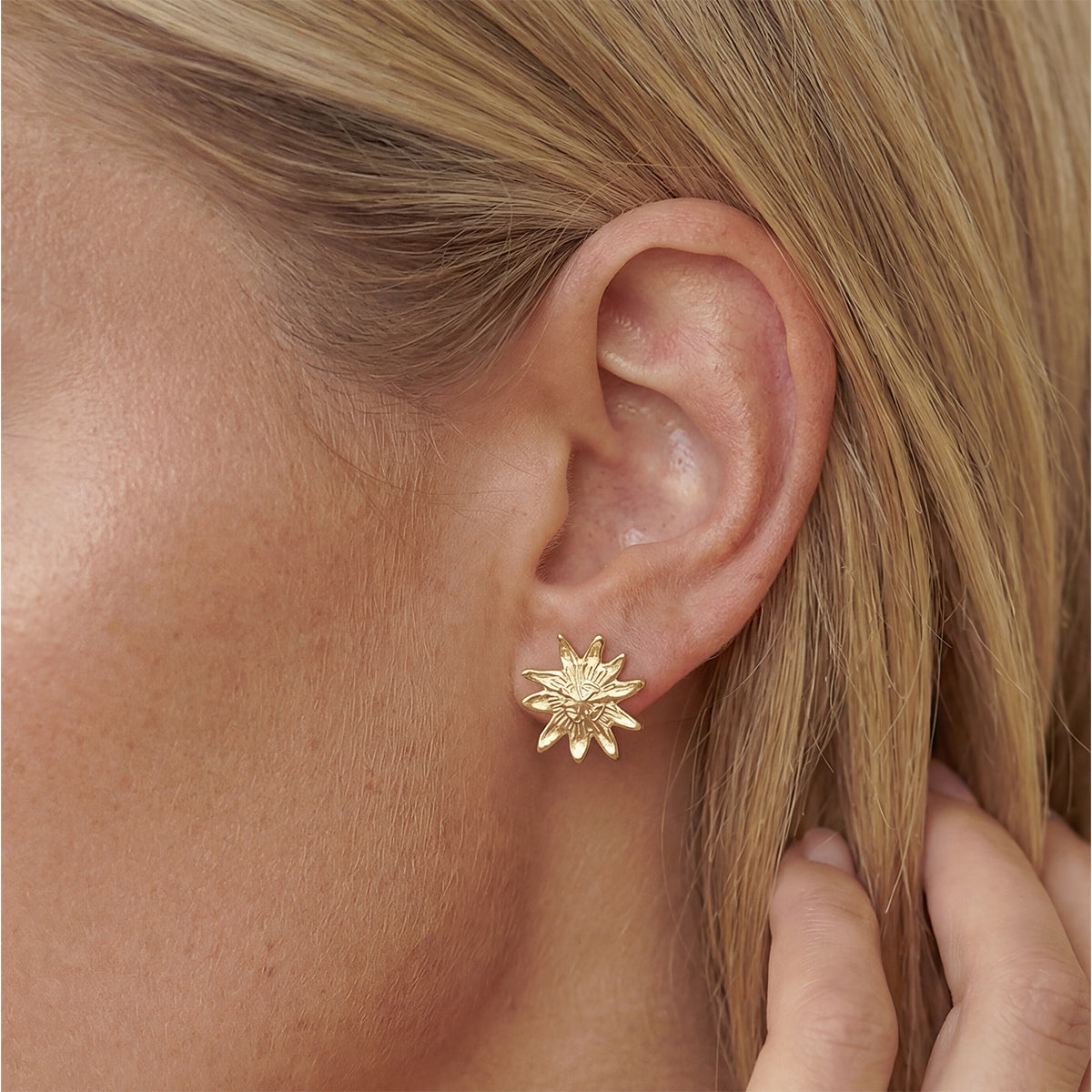 Lilikoi Studs, Gold