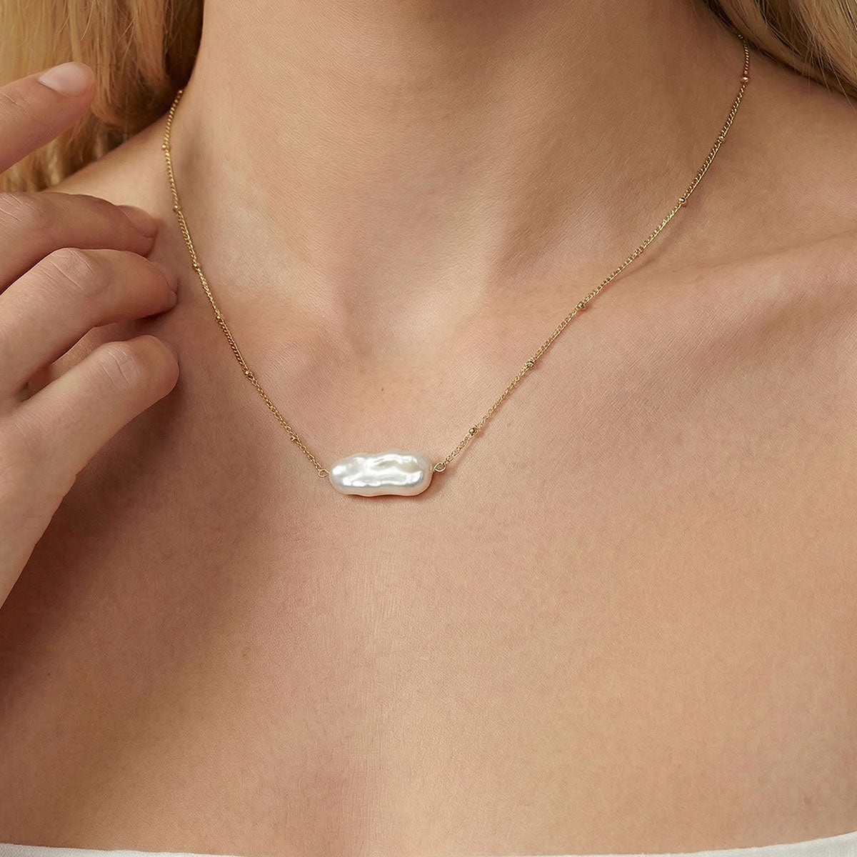 Baroque Pearl Bar Necklace, Gold