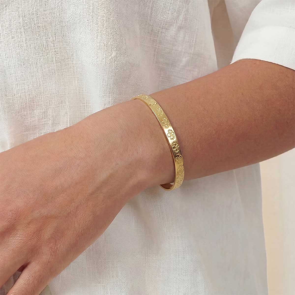 Puakenikeni Hammered Imprint Cuff, Gold