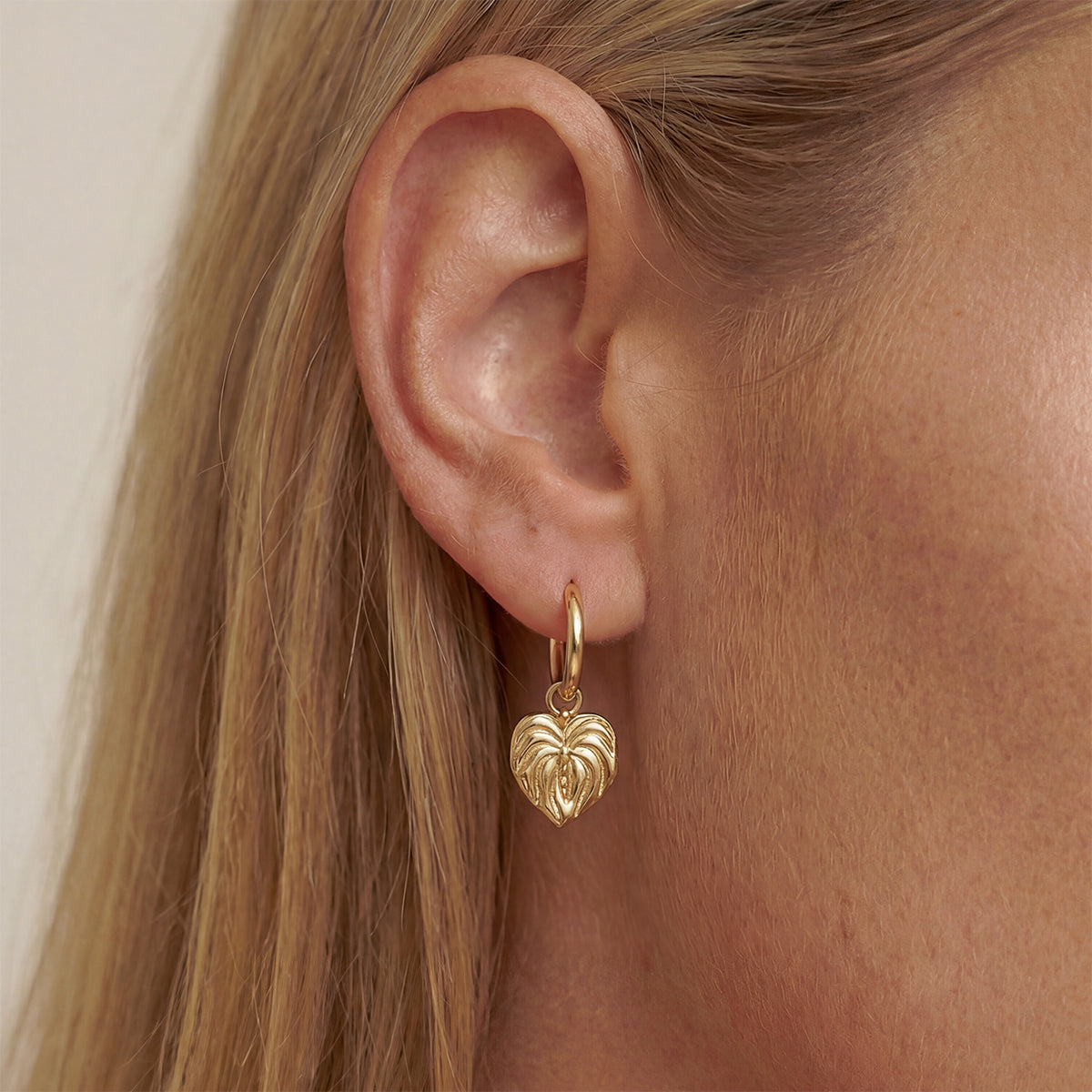 Anthurium Mini Hoops, Gold