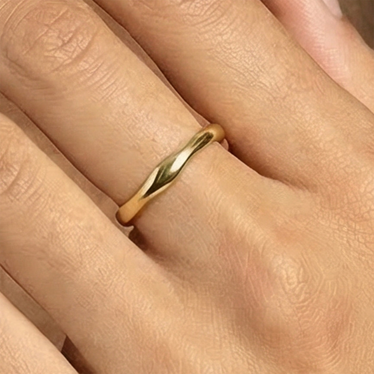 Iintertwined Band Ring