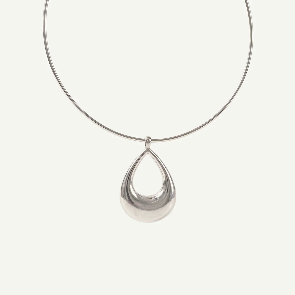 Pume Teardrop Choker