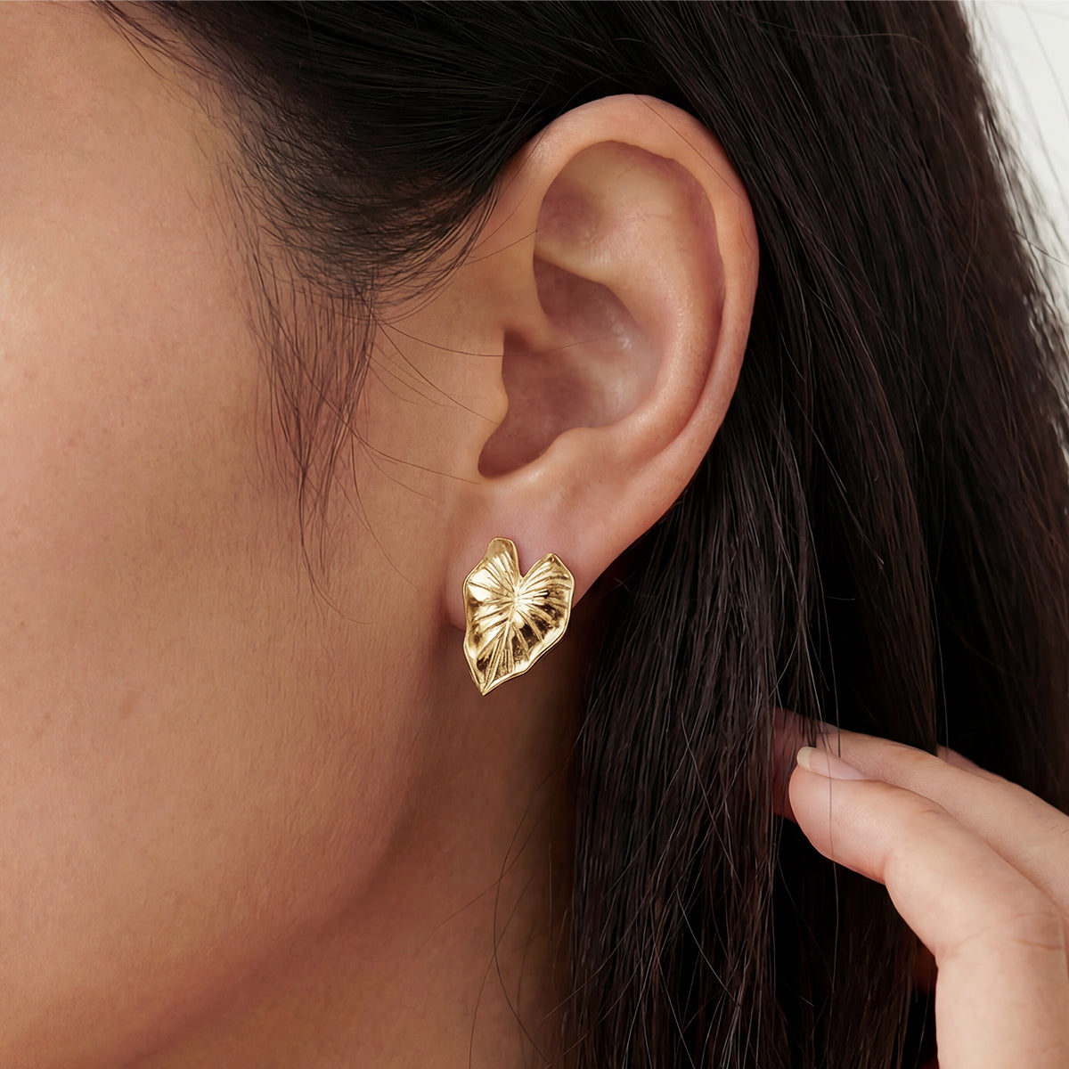 Kalo Studs, Gold