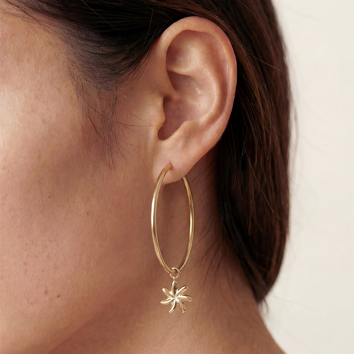 Tiare Large Hoops, Gold