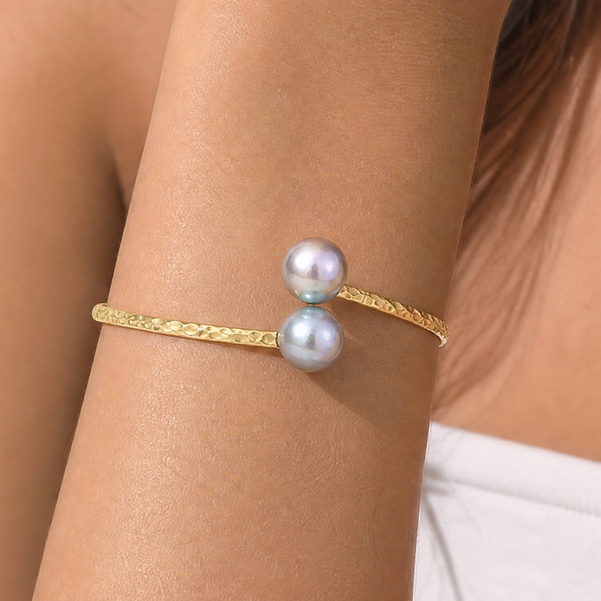 Kiele Grey Pearl Cuff