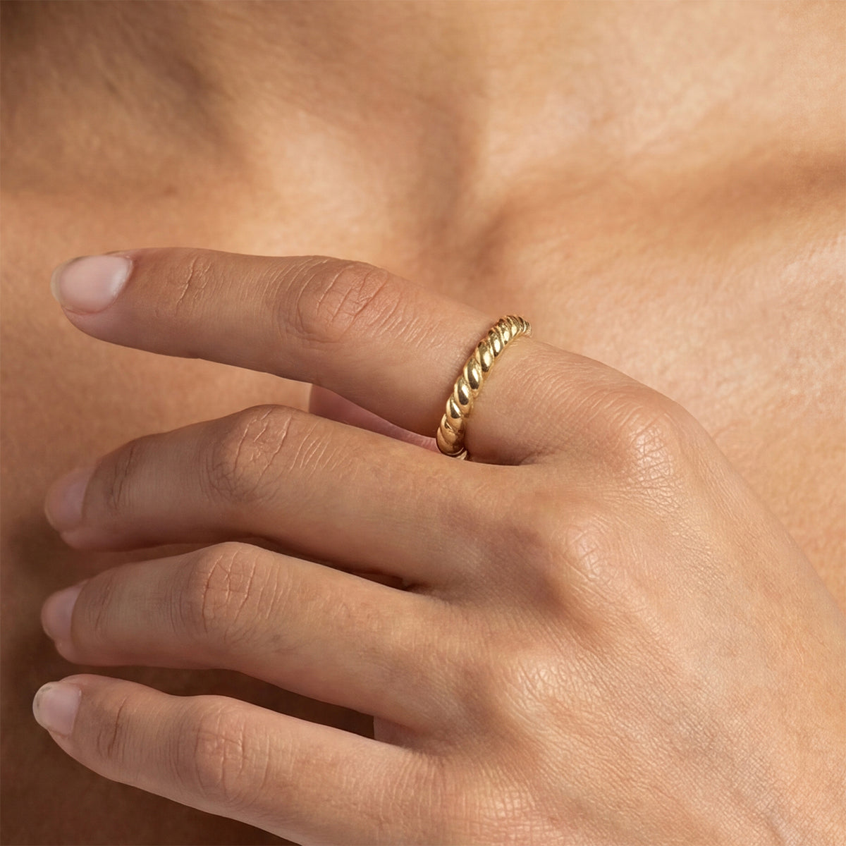 Half Spiral Twisted Ring