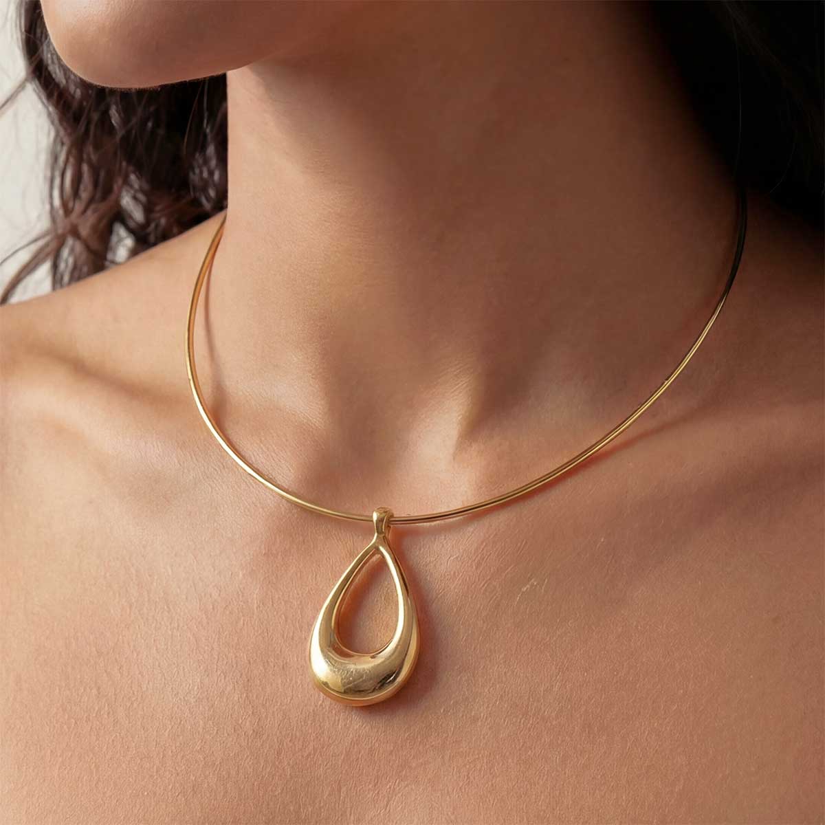 Pume Teardrop Choker