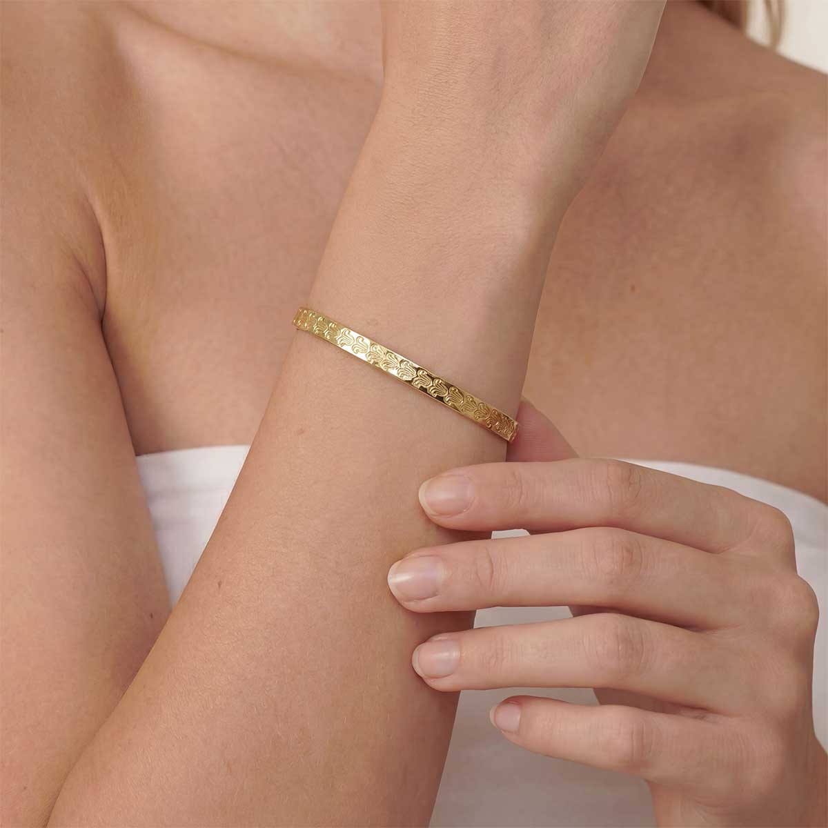 Crown Flower Hammered Imprint Cuff, Gold