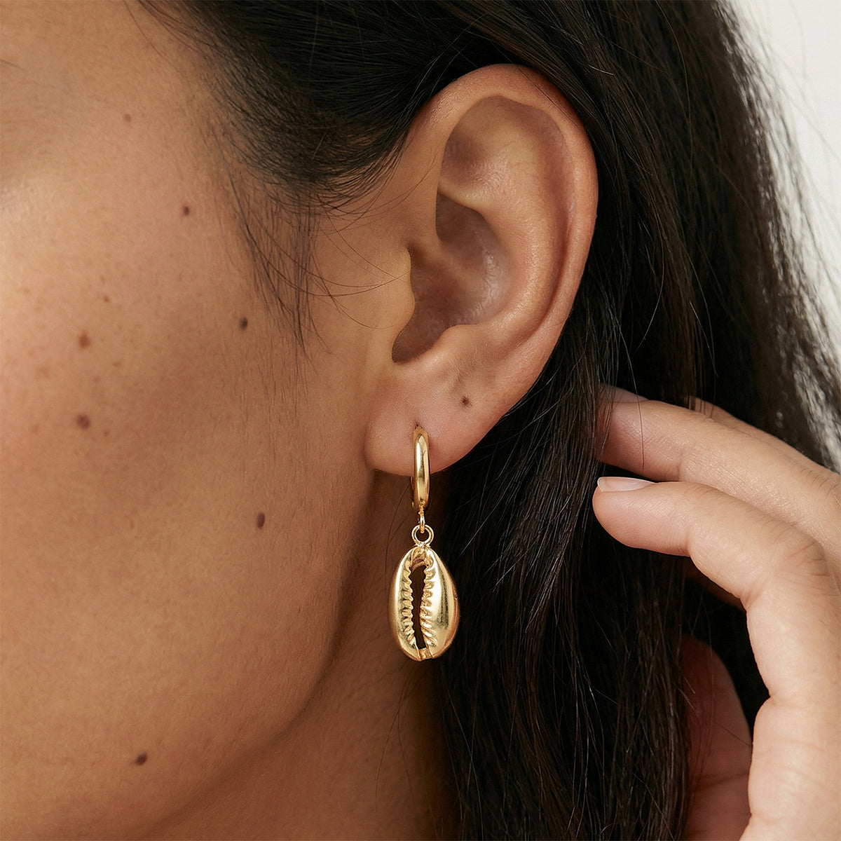 Cowrie Huggies, Gold