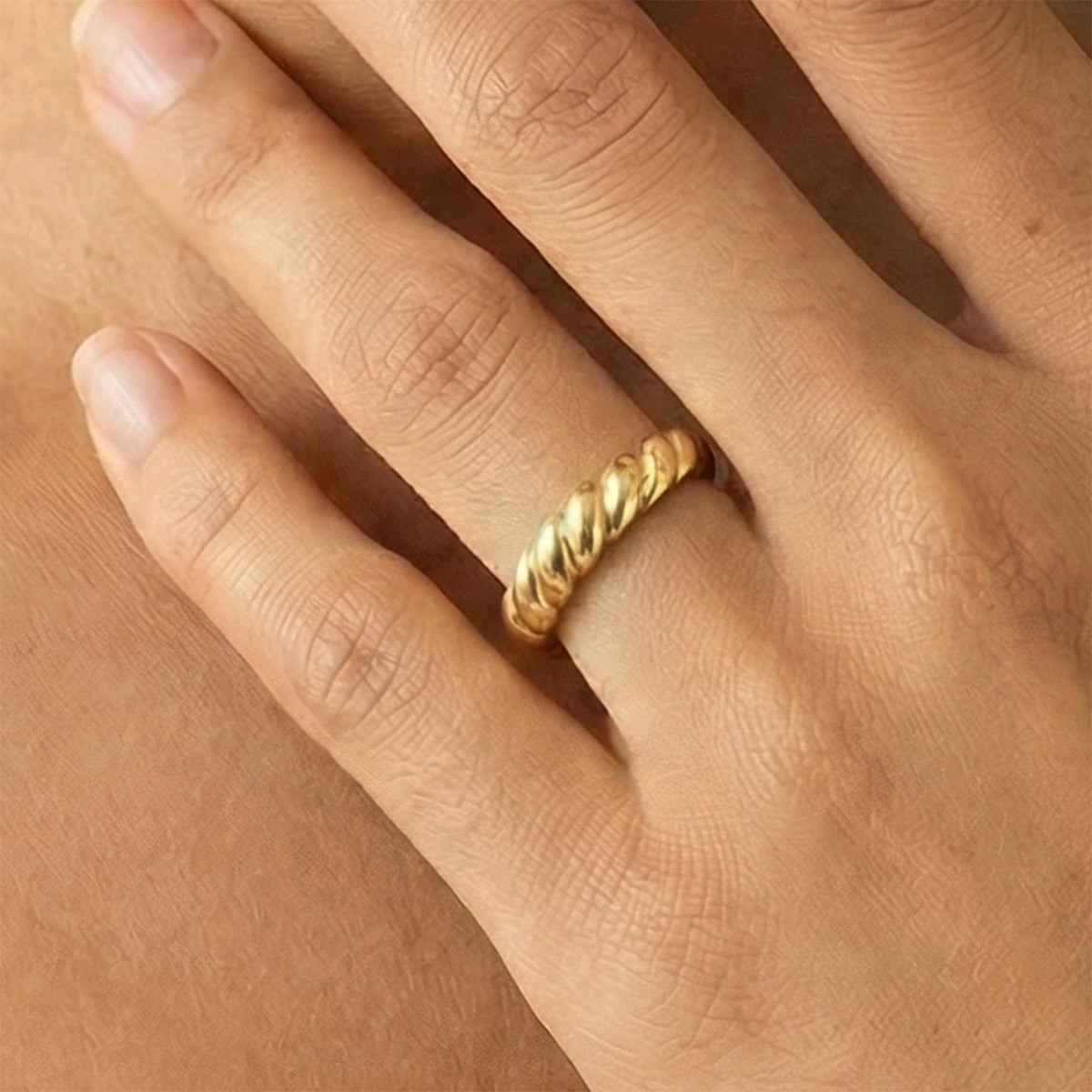 Twisted Thick Ring