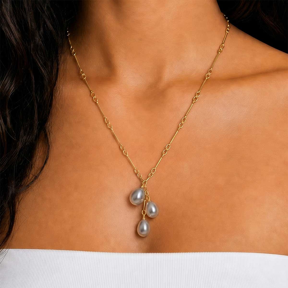 Mahea Grey Pearl Necklace