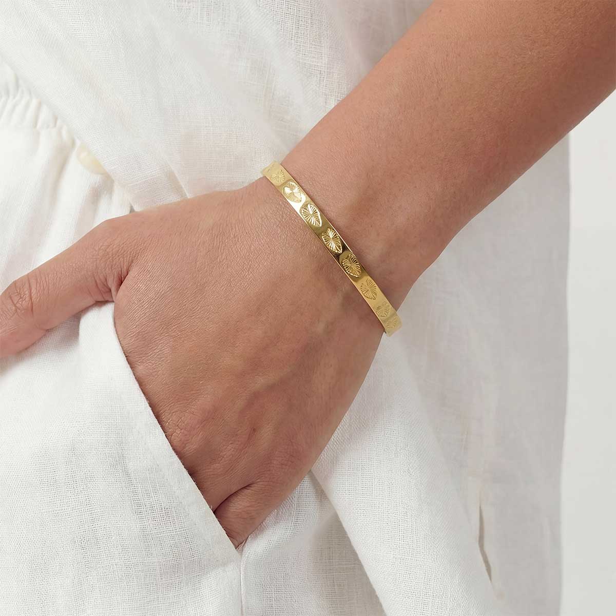 Kalo Hammered Imprint Cuff, Gold