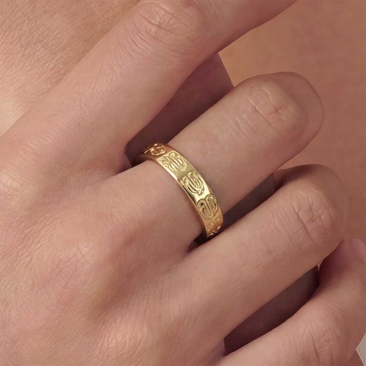 Crown Flower Imprint Closed Ring