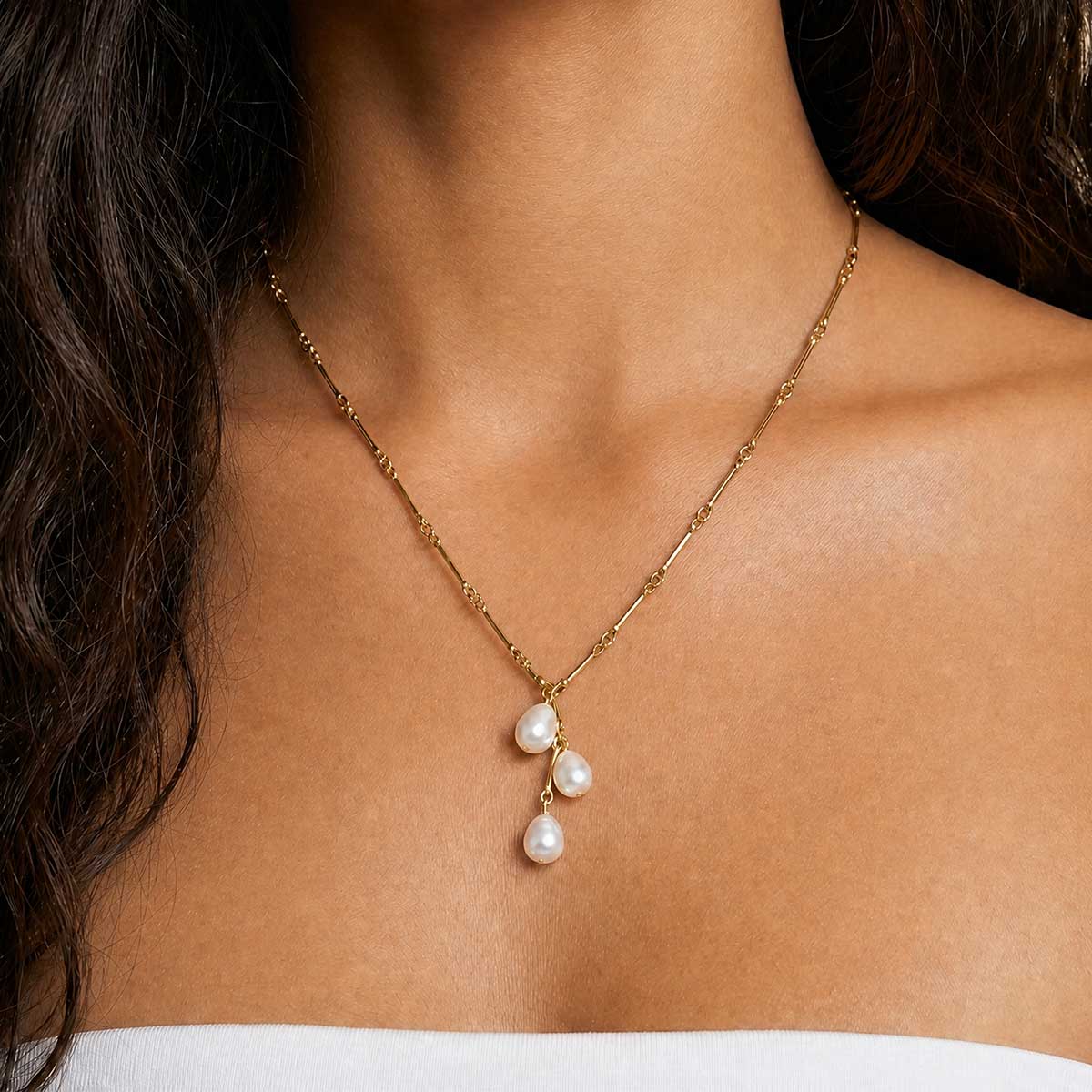 Mahea White Pearl Necklace