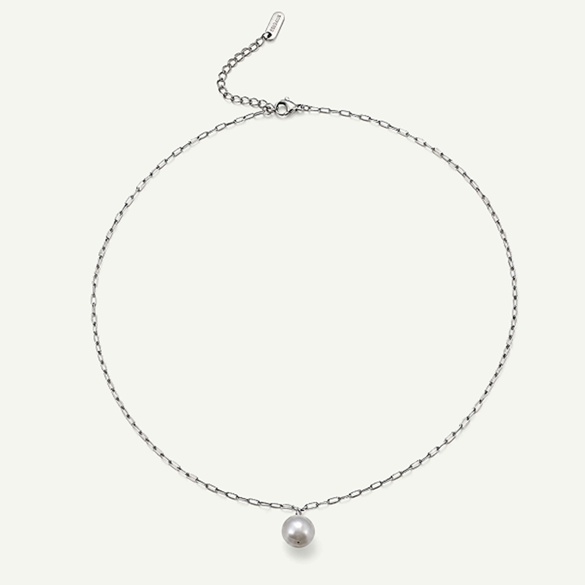 Leia Grey Pearl Necklace